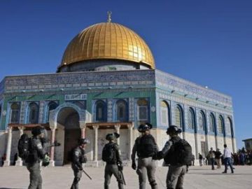 الاحتلال يواصل إغلاق المسجد الأقصى لليوم العاشر الاحتلال يواصل إغلاق المسجد الأقصى لليوم العاشر