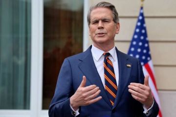 الحرب وأزمة الرسوم الجمركية تهددان خطة بيسنت لخفض عجز الموازنة