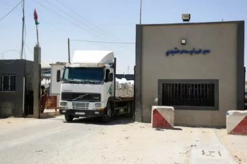 هآرتس: ضغوط أمريكية وراء إعادة فتح معبر كرم أبو سالم بغزة