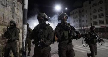 حملة اقتحامات ومداهمات تخللها اعتقالات وسط هجمات واسعة لمليشيا المستوطنين بالضفة حملة اقتحامات ومداهمات تخللها اعتقالات وسط هجمات واسعة لمليشيا المستوطنين بالضفة