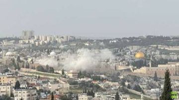 مراسلة RT: سقوط شظايا صاروخ في الحي اليهودي بالقدس وإصابة فلسطيني قرب باب المغاربة