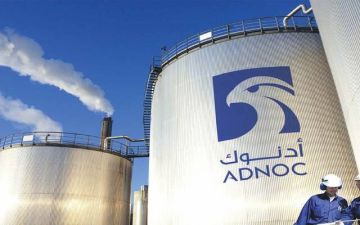 انخفاض إنتاج النفط الإماراتي للنصف بسبب حرب إيران وإغلاق هرمز انخفاض إنتاج النفط الإماراتي للنصف بسبب حرب إيران وإغلاق هرمز