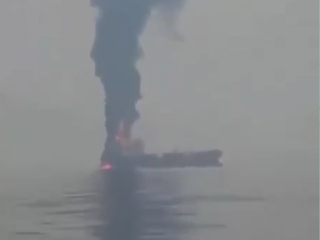 بعد إغلاق مضيق هرمز.. توقف أكثر من 150 ناقلة محملة بالنفط والغاز في مياه الخليج بعد إغلاق مضيق هرمز.. توقف أكثر من 150 ناقلة محملة بالنفط والغاز في مياه الخليج