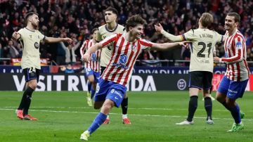 برشلونة في مهمة شبه مستحيلة أمام أتلتيكو لحجز بطاقة نهائي كأس الملك برشلونة في مهمة شبه مستحيلة أمام أتلتيكو لحجز بطاقة نهائي كأس الملك