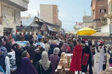 مع اقتراب العيد: حركة تسوق خجولة وترقب يسيطر على المواطنين بغزة مع اقتراب العيد: حركة تسوق خجولة وترقب يسيطر على المواطنين بغزة