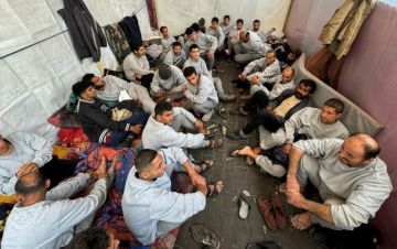 الاحتلال يصدر ويجدد أوامر اعتقال إداري لـ 52 أسيرا