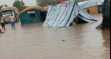 بالفيديو  الأمطار تغرق خيام النازحين في غزة وتفاقم معاناتهم الإنسانية