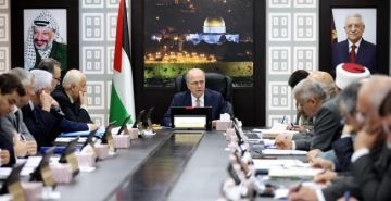 رئيس الوزراء: خلية الطوارئ الحكومية في حالة انعقاد دائم لضمان توفير الخدمات والاحتياجات الأساسية لأبناء شعبنا