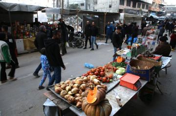 تقرير احتكار التجار ورفع الأسعار.. حرب أخرى تهدد بمجاعة جديدة