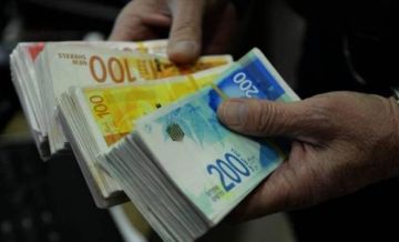 المالية: دفعة على حساب الراتب لموظفي القطاع العام يوم غد الأربعاء