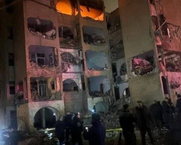 عراد في مرمى صواريخ إيران: قتلى وعالقون تحت الأنقاض بعد القصف عراد في مرمى صواريخ إيران: قتلى وعالقون تحت الأنقاض بعد القصف