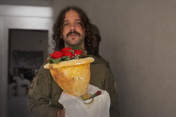 بالفيديو على غرار غزة.. جنود إسرائيليون يوثقون عبثهم بمنازل النازحين في جنوب لبنان