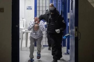 مدوخ لـفلسطين أون لاين: إقرار قانون إعدام الأسرى تصعيد خطير وشرعنة للقتل داخل السجون مدوخ لـفلسطين أون لاين: إقرار قانون إعدام الأسرى تصعيد خطير وشرعنة للقتل داخل السجون