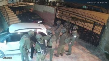 الاحتلال يشن حملة اعتقالات واسعة في الضفة الاحتلال يشن حملة اعتقالات واسعة في الضفة