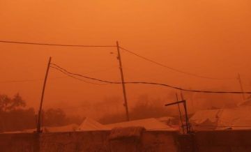 بالفيديو والصور: عاصفة ترابية ورياح قوية تضرب غزة وتلحق أضرارا بخيام النازحين بالفيديو والصور: عاصفة ترابية ورياح قوية تضرب غزة وتلحق أضرارا بخيام النازحين