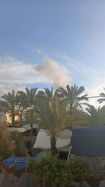 شهيد ومصابون بقصف مخيم للنازحين في دير البلح