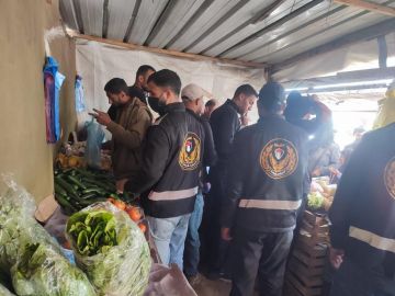 المباحث توقيف تاجر خضار بالنصيرات لمخالفته التسعيرة الرسمية