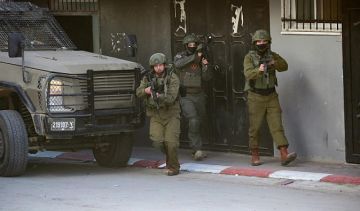 قوات الاحتلال تشن حملة مداهمات واعتقالات واسعة في الضفة قوات الاحتلال تشن حملة مداهمات واعتقالات واسعة في الضفة