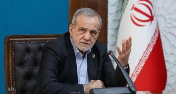 الرئيس الإيراني: الشعب الأمريكي سئم من هيمنة 