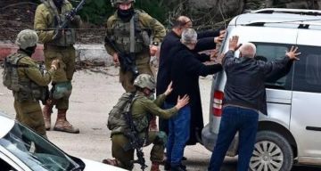 الاحتلال يصعّد اعتداءاته جنوب جنين ويعتقل مواطنا ونجليه من الخليل