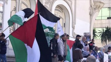 وقفة احتجاجية في تونس تندد بإغلاق إسرائيل للمسجد الأقصى