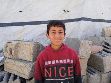 تقرير عيد بلا ضحكة... كريم يقطع ثلاثة كيلومترات بدراجته حاملا نبأ استشهاد عائلته