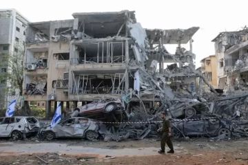 دفعات صاروخية إيرانية جديدة تضرب إسرائيل وسقوط شظايا في تل أبيب والقدس دفعات صاروخية إيرانية جديدة تضرب إسرائيل وسقوط شظايا في تل أبيب والقدس