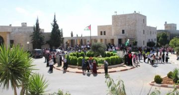 نقابات الجامعات تعلق إضرابها بعد اتفاق مع الحكومة