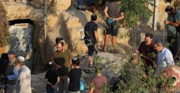 اعتقال 5 مواطنين بعد اعتداء للمستوطنين في الخليل