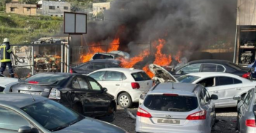 مستوطنون يحرقون جرافتين في الخليل مستوطنون يحرقون جرافتين في الخليل