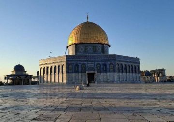 الاحتلال يواصل إغلاق أبواب المسجد الأقصى لليوم الرابع الاحتلال يواصل إغلاق أبواب المسجد الأقصى لليوم الرابع