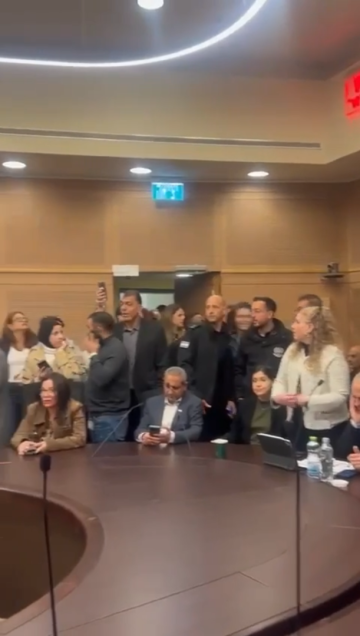 شاهد.. أعضاء الكنيست في المنطقة المحصنة بعد دوي صافرات الإنذار في القدس