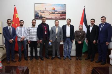 السفير عواد يستقبل السفير الفقيه ووفدا من وزارة الخارجية والمغتربين الفلسطينية