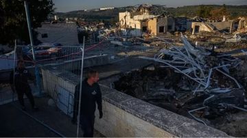 الصواريخ الإيرانية تستهدف مجمعا حكوميا في تل أبيب.. صافرات الإنذار لا تتوقف