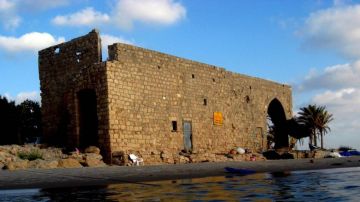 نادي النهضة في قرية الطنطورة نادي النهضة في قرية الطنطورة