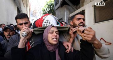 جماهير بيت لحم تشيع جثمان الطفل آدم دهمان في مخيم الدهيشة جماهير بيت لحم تشيع جثمان الطفل آدم دهمان في مخيم الدهيشة