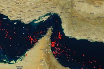 تراجع حاد في شحنات النفط عبر مضيق هرمز وتكدس مئات الناقلات