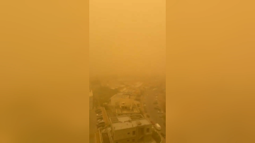 عاصفة رملية تضرب قطاع غزة (فيديو) عاصفة رملية تضرب قطاع غزة (فيديو)