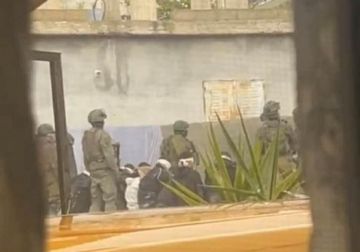 الاحتلال يقتحم كفرعين شمال غرب رام الله ويخضع عددا من المواطنين للتحقيق الميداني الاحتلال يقتحم كفرعين شمال غرب رام الله ويخضع عددا من المواطنين للتحقيق الميداني