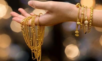 سيدة تسرق مصاغ ذهبي بقيمة 50 ألف دينار والشرطة تقبض عليها سيدة تسرق مصاغ ذهبي بقيمة 50 ألف دينار والشرطة تقبض عليها