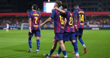 نجم برشلونة يثور ضد فليك: لست سعيدا.. أستحق اللعب أكثر