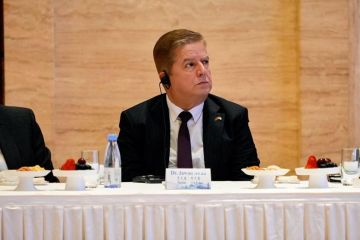 السفير عواد يشارك في احتفال نظمته حكومة منطقة شينجيانغ الويغورية