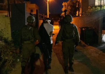 الاحتلال يعتقل 3 شبان من رام الله