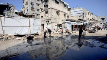 تقرير مياه الصرف تغمر حي الزيتون منازل محاصرة ومعاناة متصاعدة