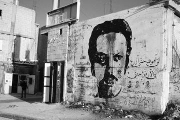 في ذكرى استشهاد كنفاني.. صامدون: ندعو إلى دق جدران الخزان 