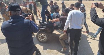 بالصور  إصابات بغارة إسرائيلية استهدفت محيط مستشفى شهداء الأقصى بدير البلح