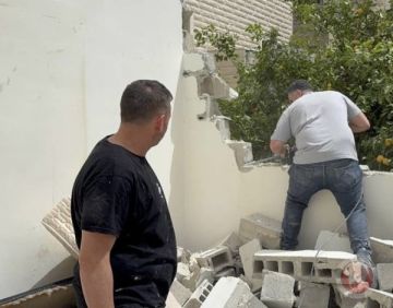 الاحتلال يجبر مواطنين مقدسيين على هدم منزليهما
