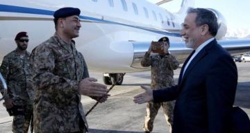 عراقجي يلتقي قائد الجيش الباكستاني في طهران لبحث مفاوضات واشنطن