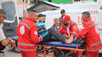 الهلال الأحمر يواصل إجلاء المرضى من غزة ضمن جهود إنقاذ مستمرة (صور)