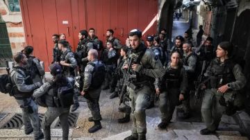 الاحتلال يحول مدينة القدس إلى ثكنة عسكرية تزامنا مع إحياء سبت النور الاحتلال يحول مدينة القدس إلى ثكنة عسكرية تزامنا مع إحياء سبت النور
